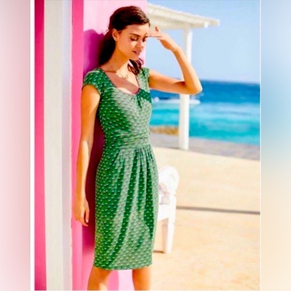 Boden Dresses & Skirts - Boden Green Floral Margot Jersey Dress size 8R